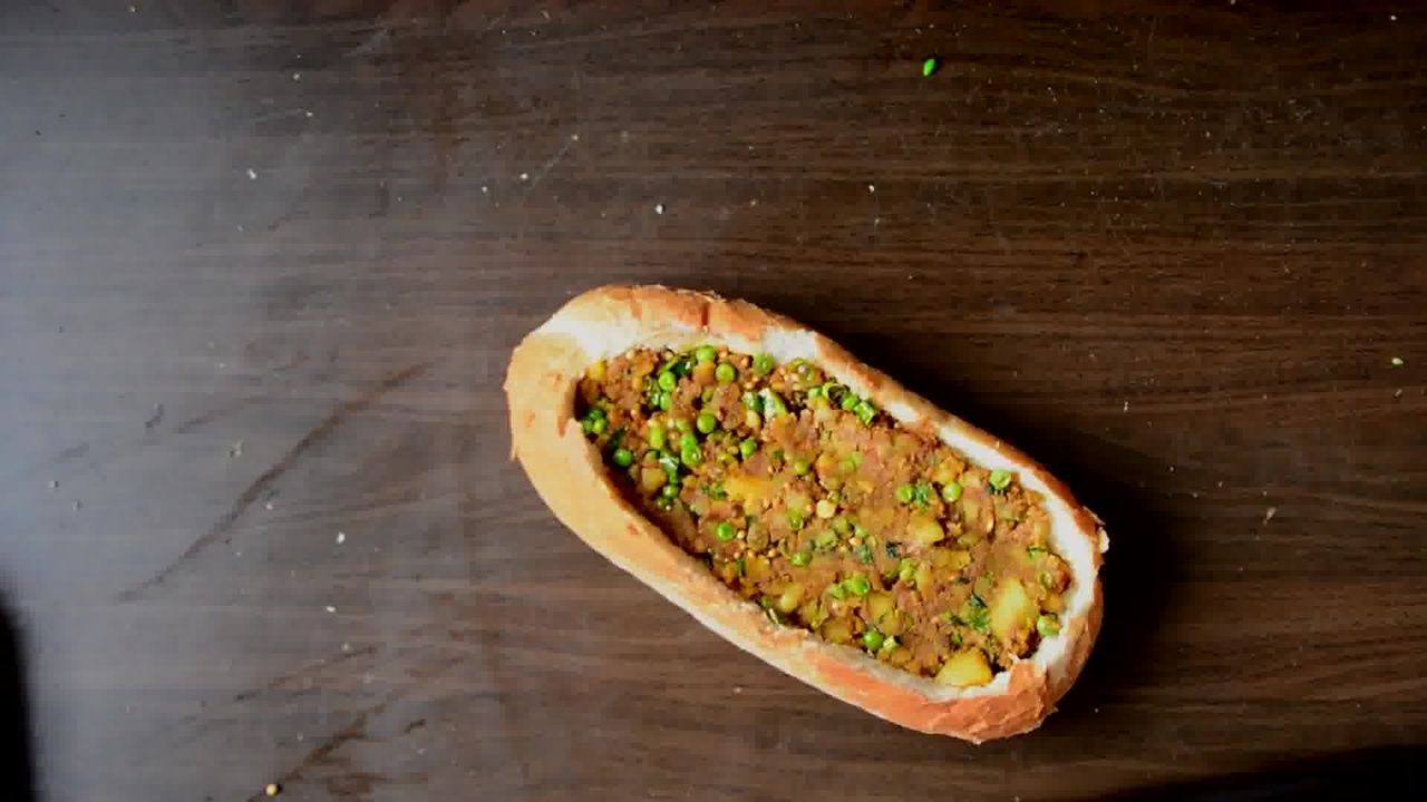 Image of the cooking step-3-4 for Samosa French Loaf With Coriander Chutney (Video)