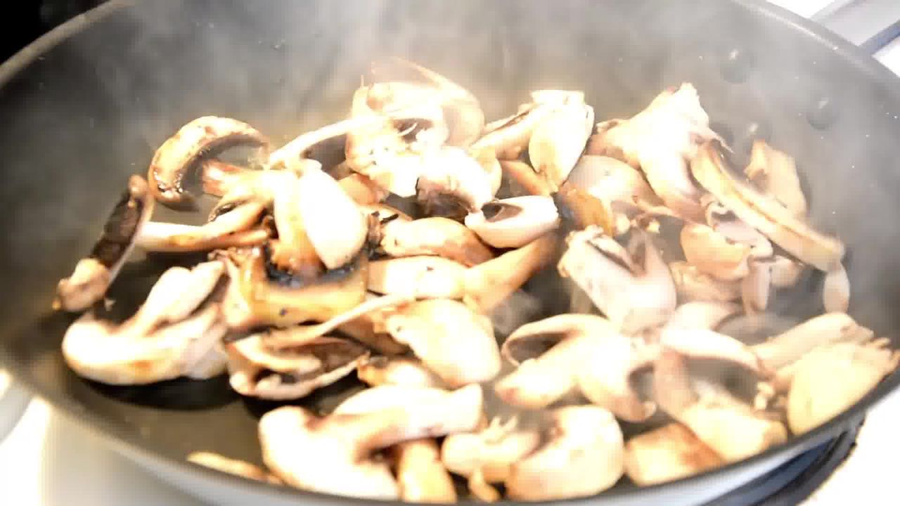 Image of the cooking step-1-1 for Kadai Mushroom (Restaurant Style)
