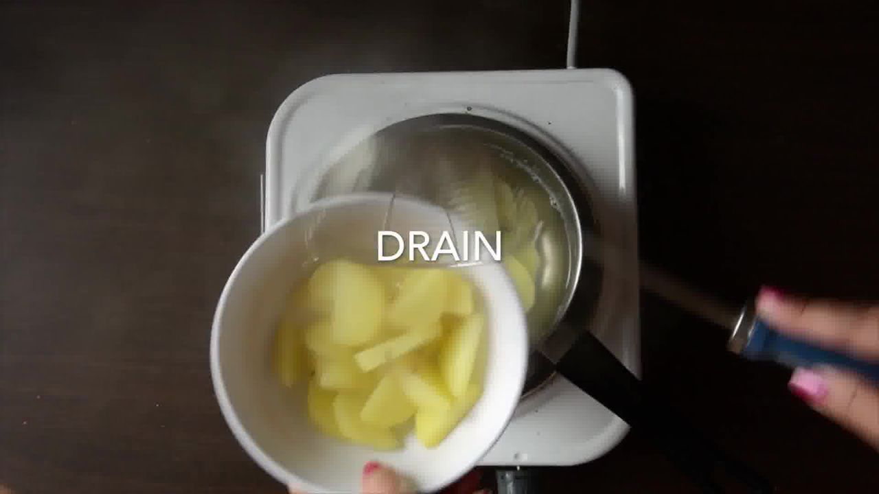 Image of the cooking step-1-3 for Spanish Style Omelette Recipe – Tortilla Española