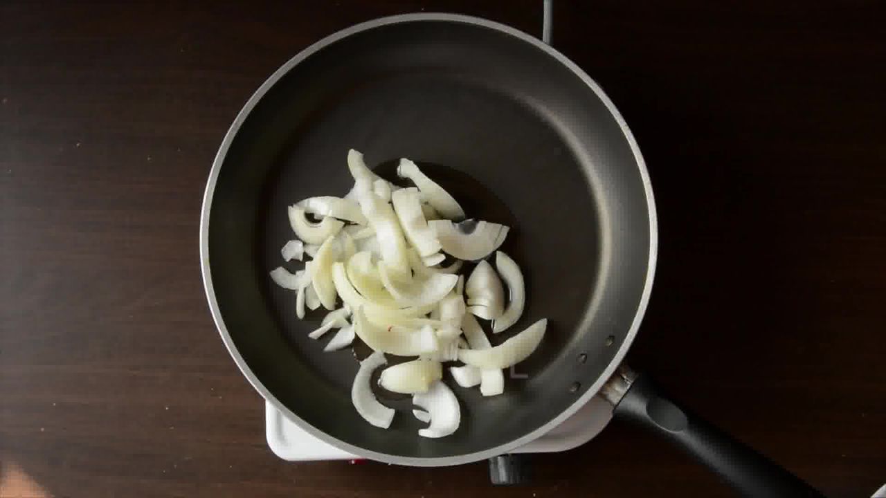 Image of the cooking step-1-5 for Spanish Style Omelette Recipe – Tortilla Española