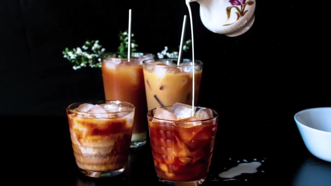 https://www.mygingergarlickitchen.com/wp-content/recipe-steps-images/thai-iced-tea-recipe/thai-iced-tea-recipe-step-2-5.jpg