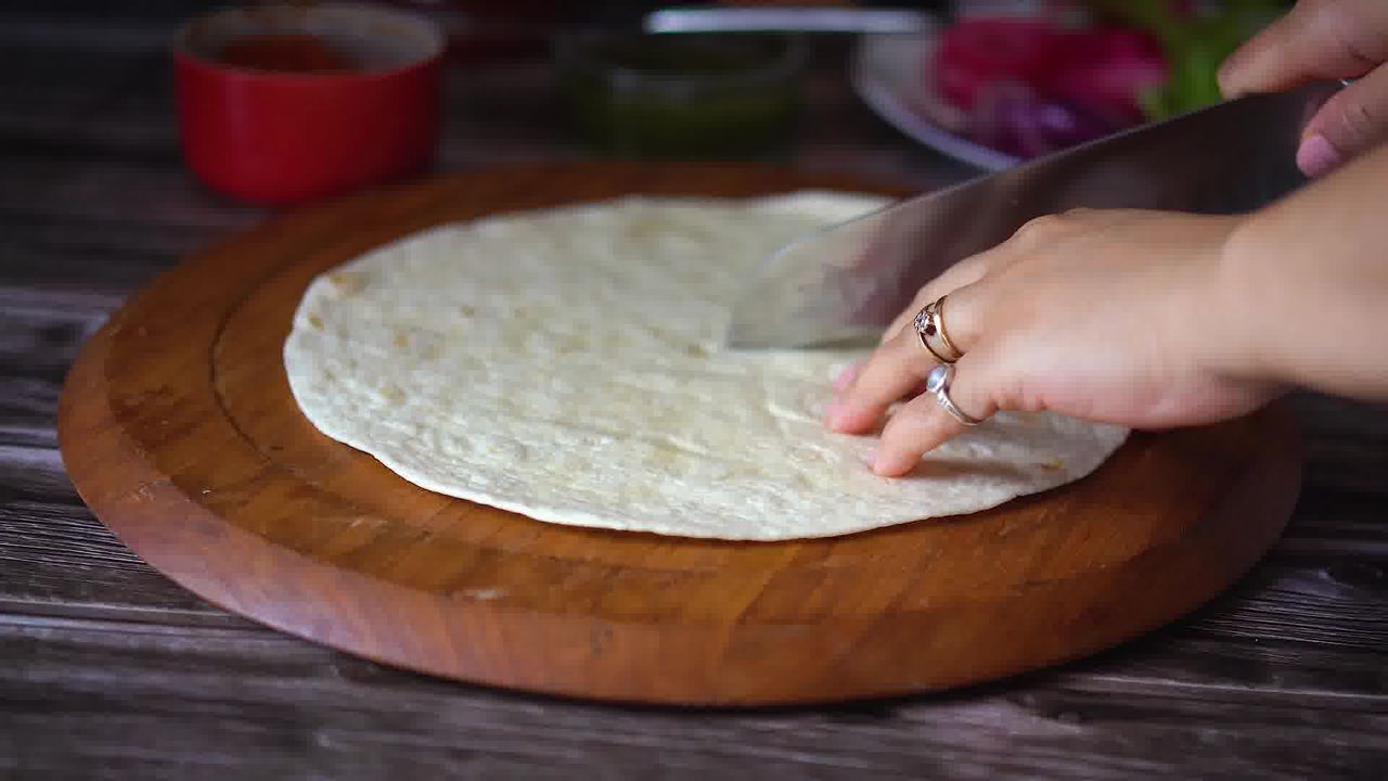 Image of the cooking step-2-1 for TikTok Tortilla Wrap Hack (6 Vegetarian Filling Ideas)