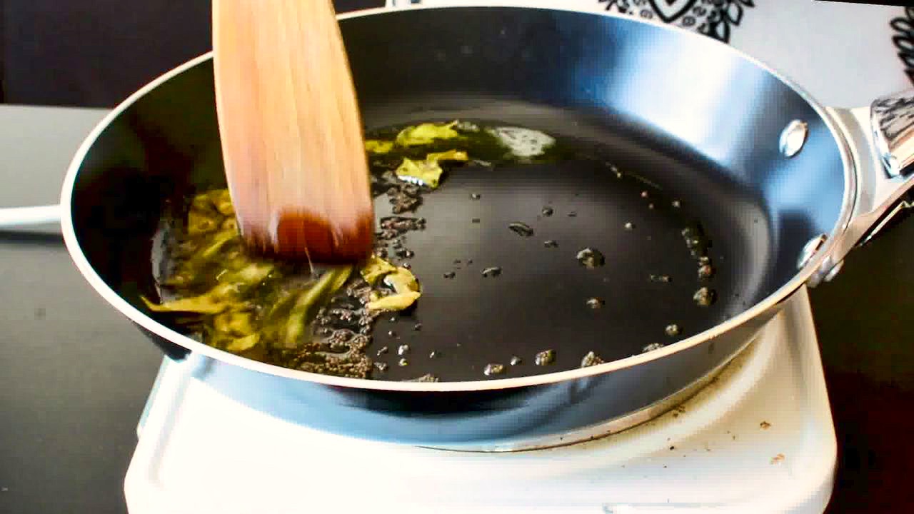 Image of the cooking step-1-4 for Vada Pav Recipe - How To Make Mumbai Vada Pav