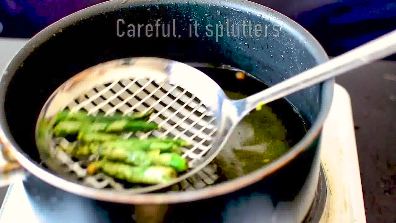 Image of the cooking step-4-2 for Vada Pav Recipe - How To Make Mumbai Vada Pav