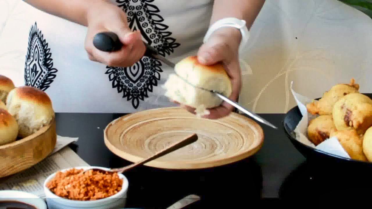 Image of the cooking step-6-1 for Vada Pav Recipe - How To Make Mumbai Vada Pav