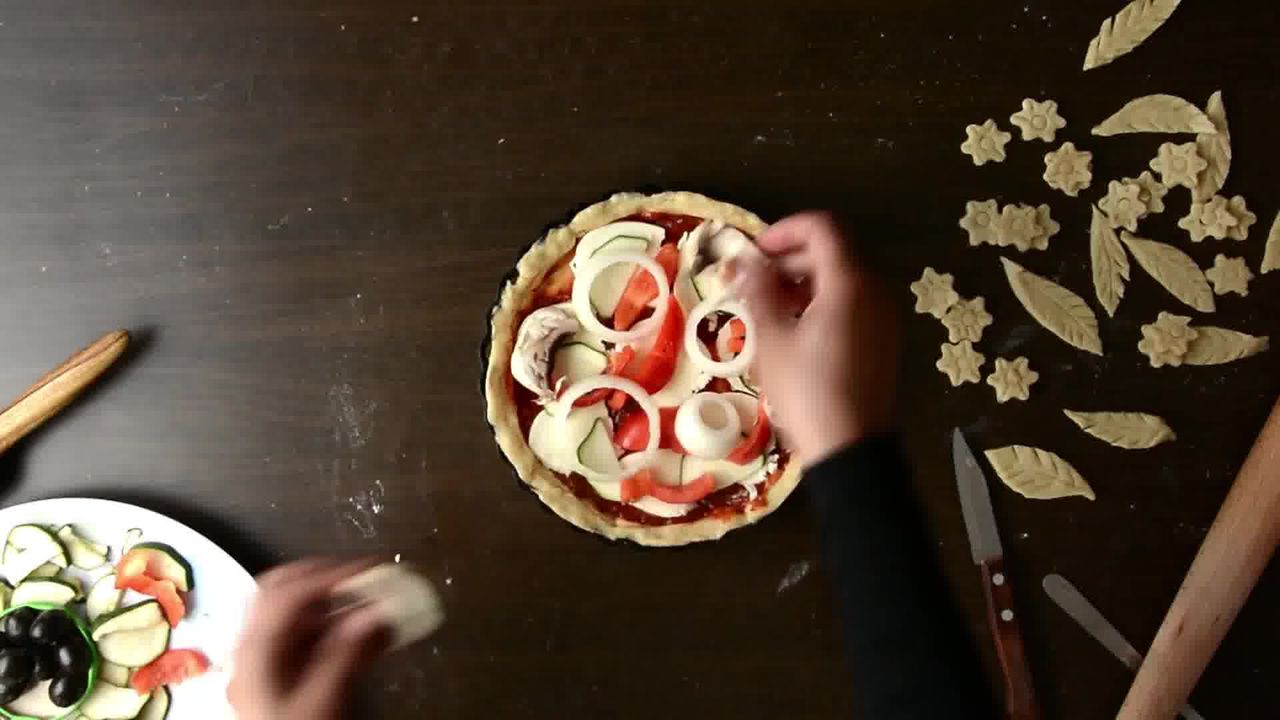 Image of the cooking step-1-10 for Veggie Pizza Pie (Video Recipe)