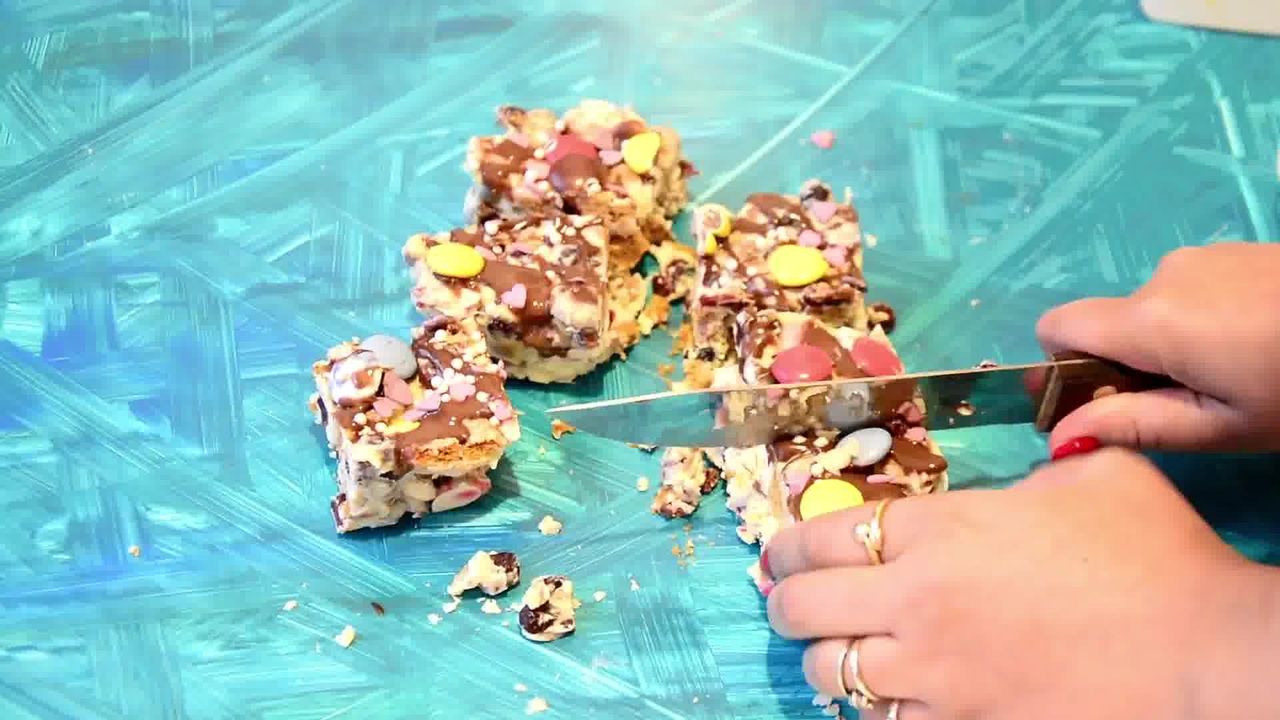 Image of the cooking step-1-11 for Christmas Rocky Road | White Chocolate Rocky Road Recipe