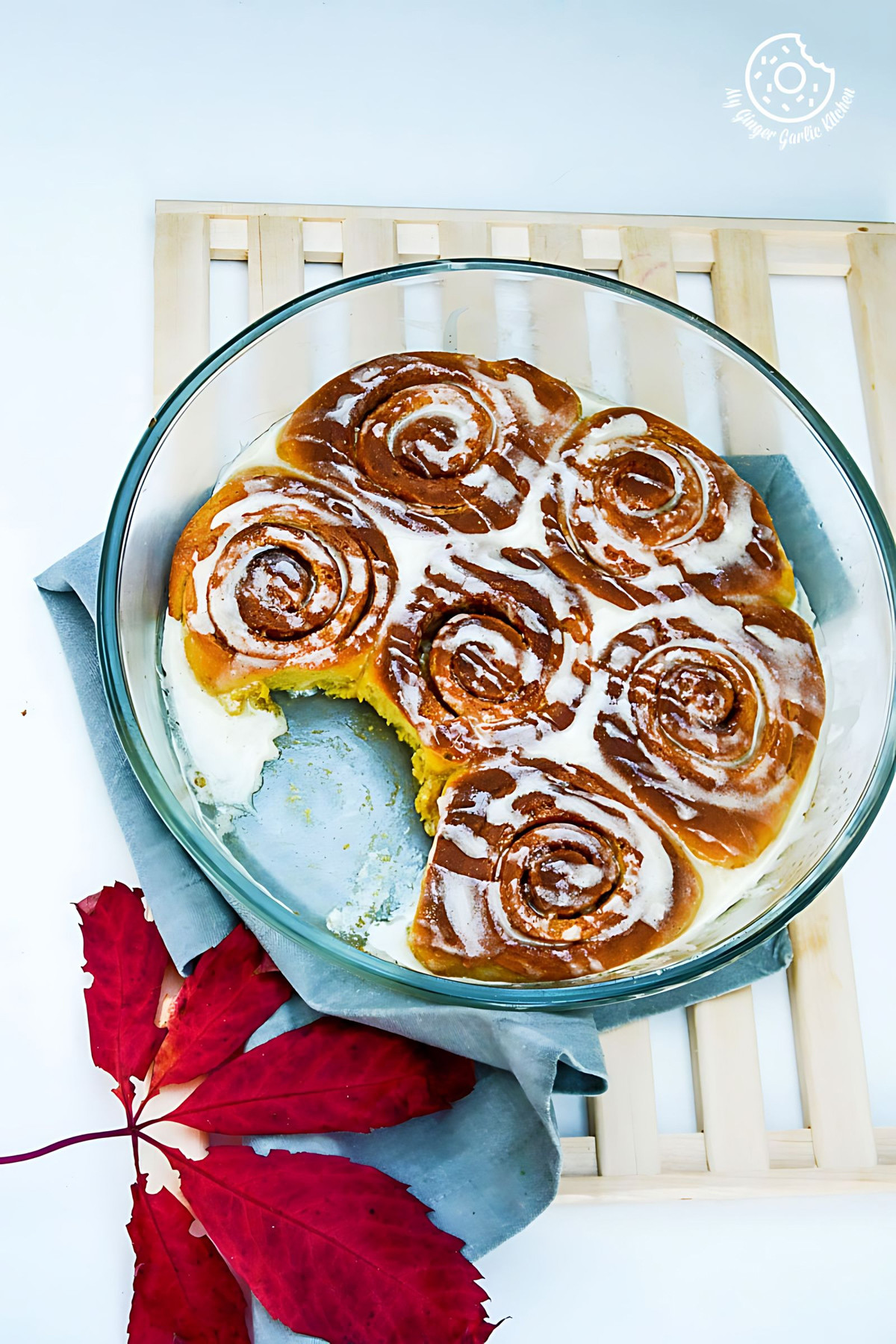 Easy Pumpkin Cinnamon Rolls - Pumpkin Cinnamon Bun