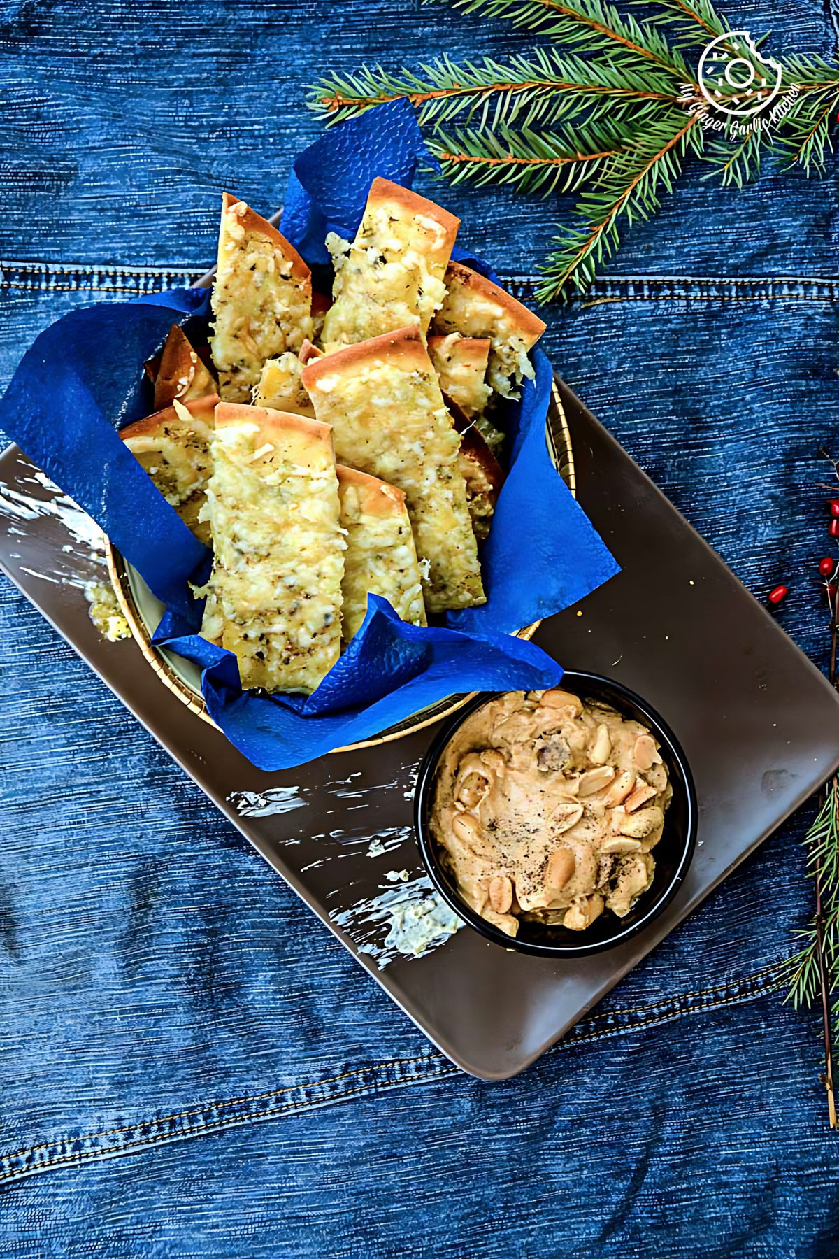 Image of Cheesy Garlic Pizza Sticks with Figs Mayo Dip