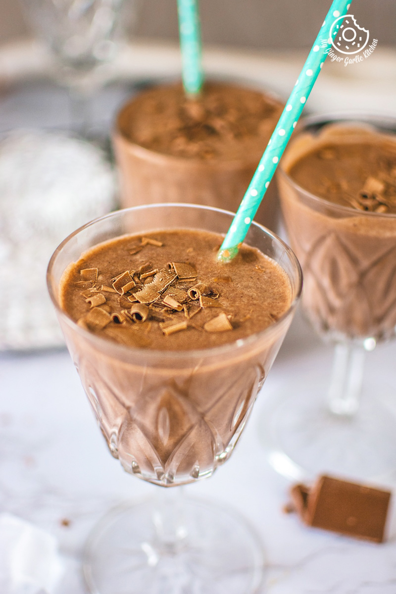 easy chocolate peanut butter banana smoothie