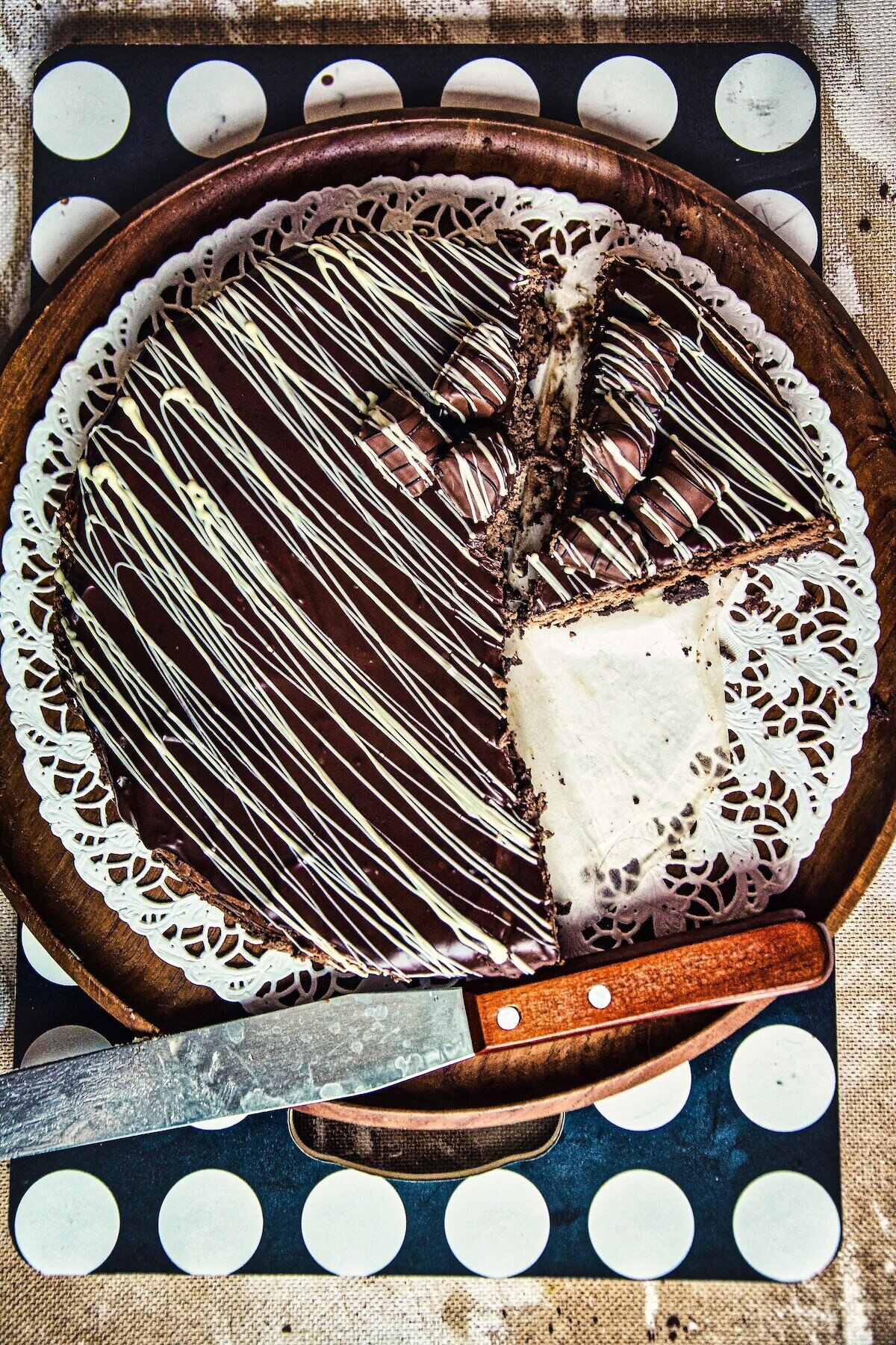 Image of Chocolate Cheesecake Recipe (Rich, Creamy & Easy to Make)